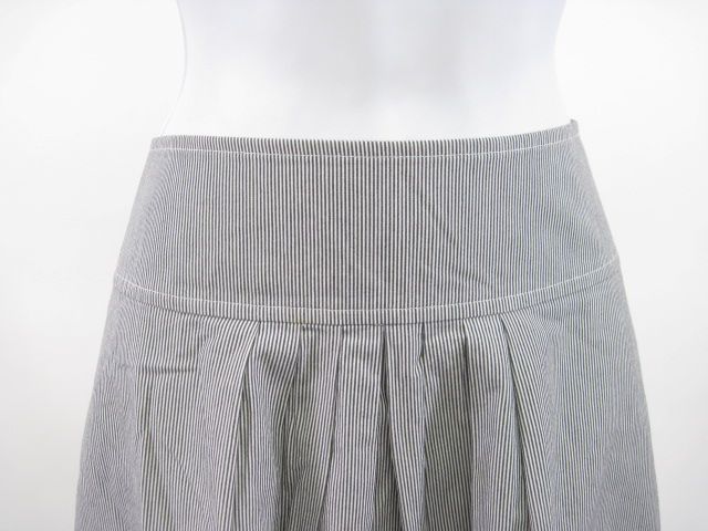 BANANA REPUBLIC Gray White Stripe Pleated Skirt Sz 12  