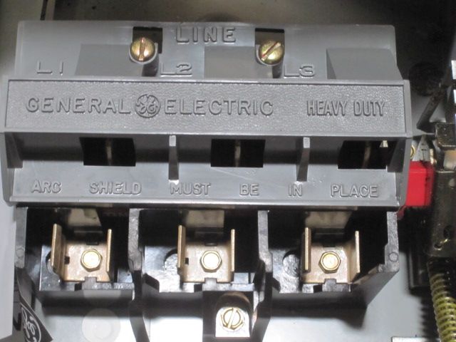 GE 30 AMP NEMA TYPE 3R SAFETY SWITCH ENCLOSURE TH3361R  