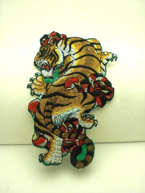 MED TIGER ROSES PUNK ROCKABILLY EMO IRON ON PATCH  