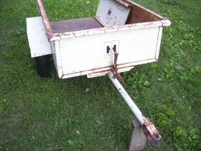 Vtg INTERNATIONAL HARVESTER IH LAWN & GARDEN TRACTOR CART TRAILER 