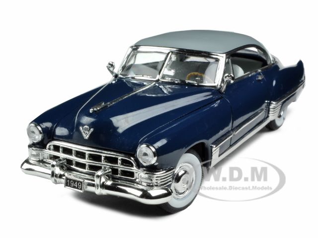 1949 CADILLAC SERIES 62 SEDAN DARK BLUE 132 MODEL CAR by SIGNATURE 