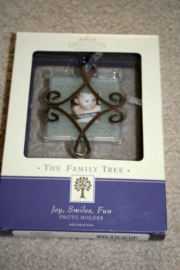 HALLMARK Family Tree PHOTO Ornament JOY SMILES FUN  