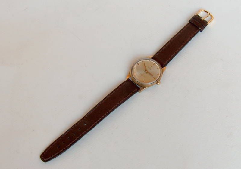 VINTAGE SWISS ARETTA ULTRA THIN MENS WRISTWATCH WATCH  