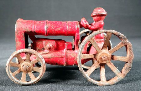 ANTIQUE DIE CAST IRON ARCADE RED TRACTOR IRON WHEELS 1920’S CHILD 