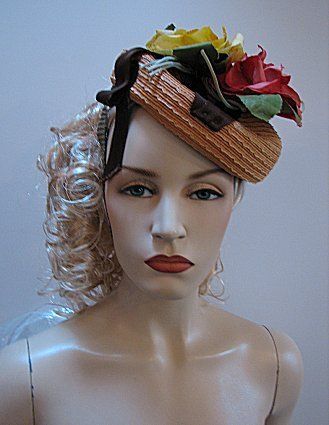 VINTAGE 30s 40s TILT HAT TOPPER, STRAW w/ TWO LARGE ROSES, #1415 