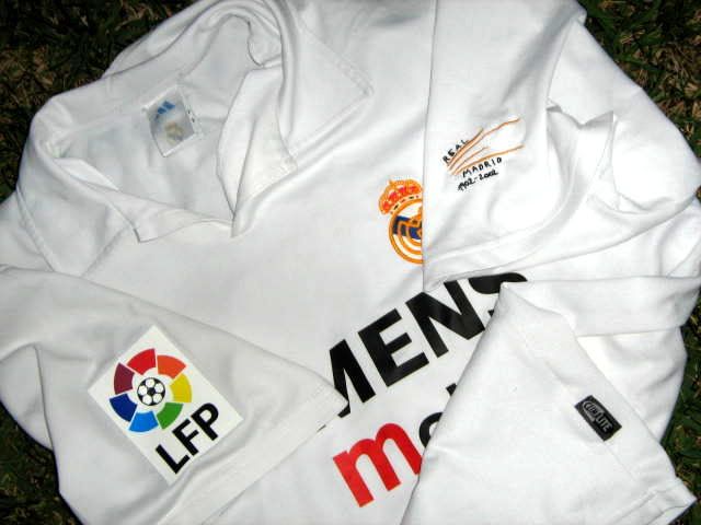   club badge and adidas logo players name and numbering ronaldo