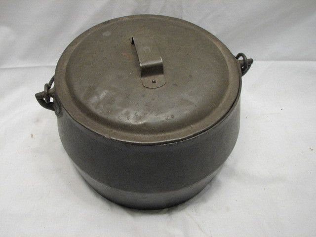 VINTAGE CAST IRON BEAN POT KETTLE MARIETTA PA 6 QT W/TIN LID  