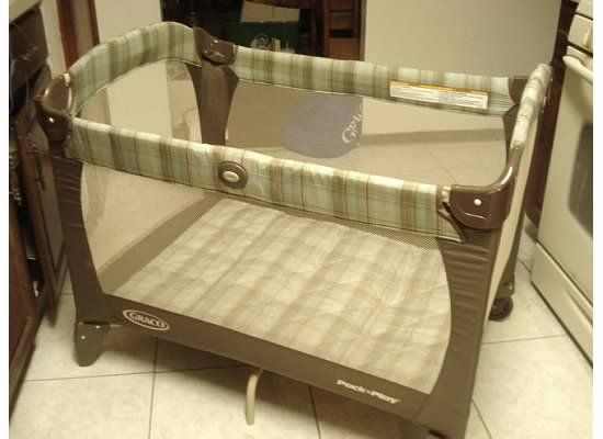 GRACO PACK N PLAY YARD PLAY PEN  EASY FOLD  