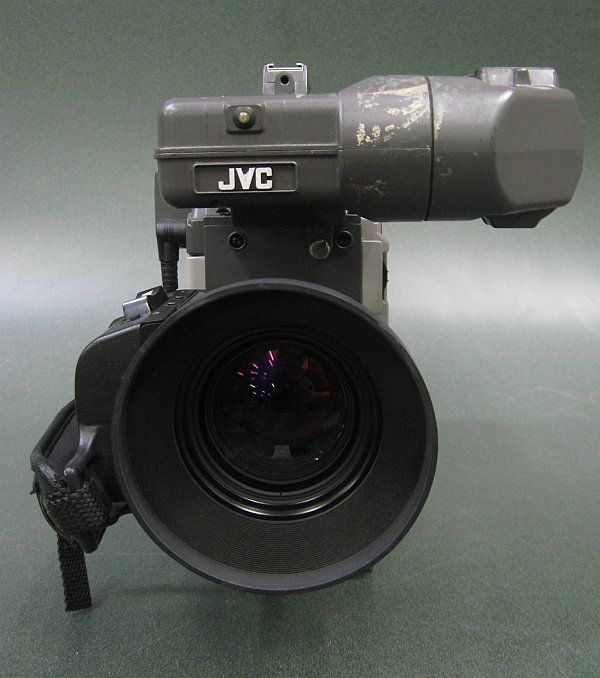 JVC KY 15 3 CCD Professional Video Camera W/ HZ 410 Zoom Lens 11.4 7 