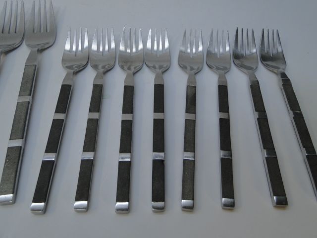 VINTAGE STANLEY ROBERTS STAINLESS STEEL FLATWARE~SAFARI PATTERN~SET 46 