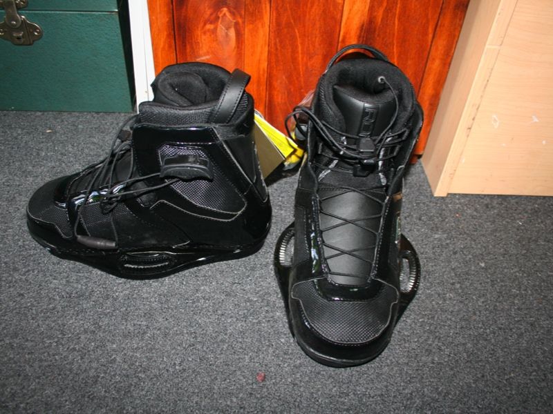 RONIX RELIK WAKEBOARD BINDINGS SIZE 12 MENS US  