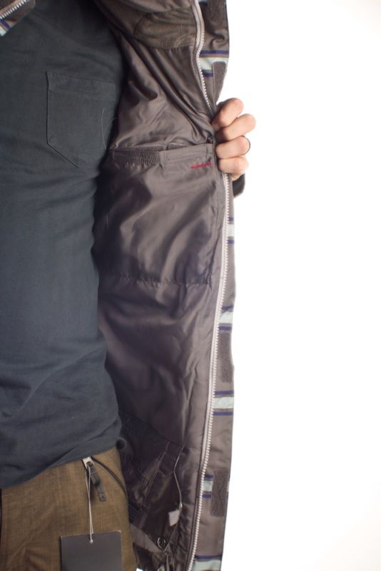 This is a mens Foursquare Truss snowboarding jacket, it comes in the 